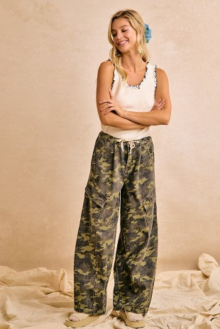 Baggy Camouflage Print Barrel Pants w/ Cargo Pockets