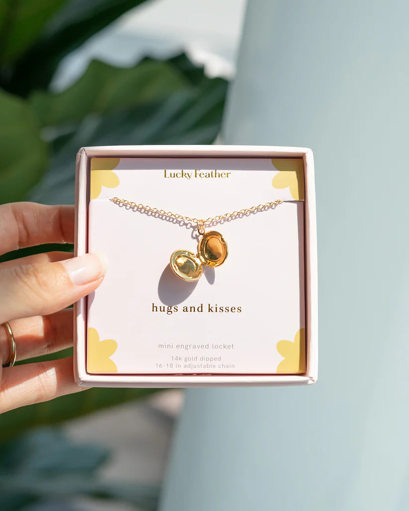 Mini Engraved Locket "XO"