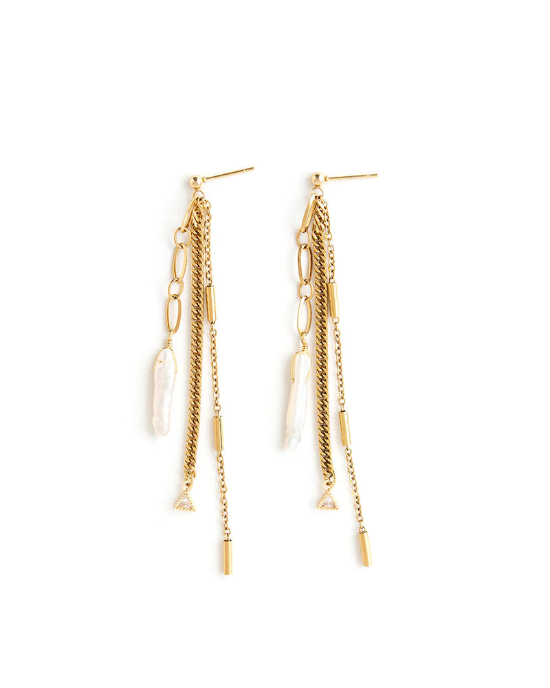 TRELLIS | GOLD CHAINS AND PEARL EARRINGS