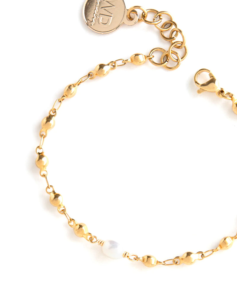 ALIVE | GOLD CHAIN AND PEARL BRACELET