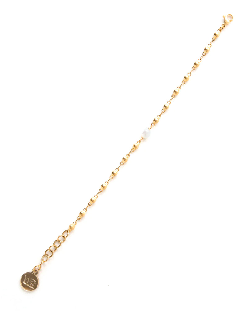 ALIVE | GOLD CHAIN AND PEARL BRACELET