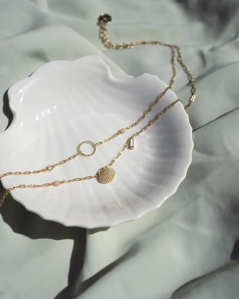 CLAM | GOLD SHORT LAYERED SHELL NECKLACE