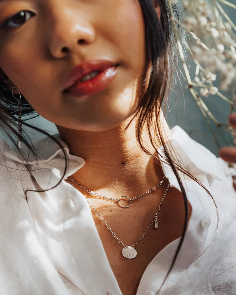 CLAM | SILVER SHORT LAYERED SHELL NECKLACE