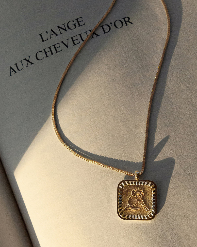 EMPOWER | GOLD SQUARE WOMAN PENDANT NECKLACE