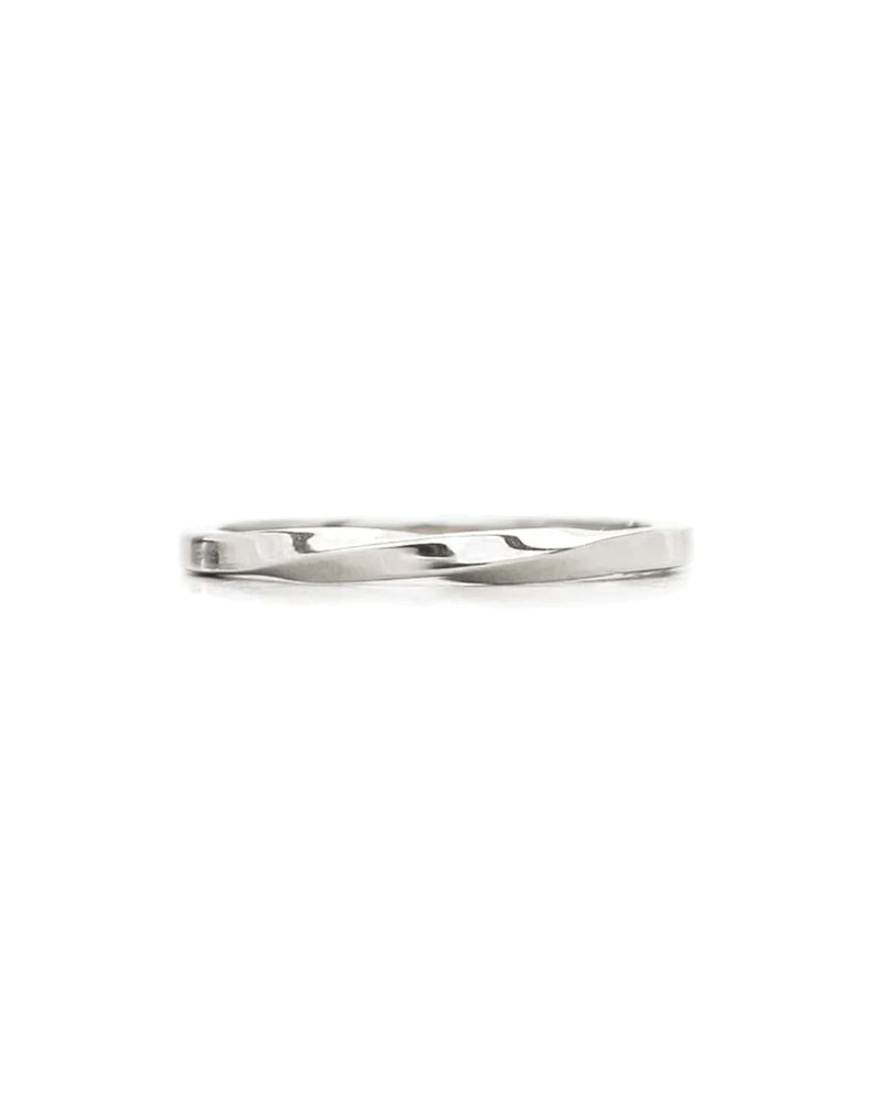 HELIX | STERLING SILVER TWISTED SQUARE RING