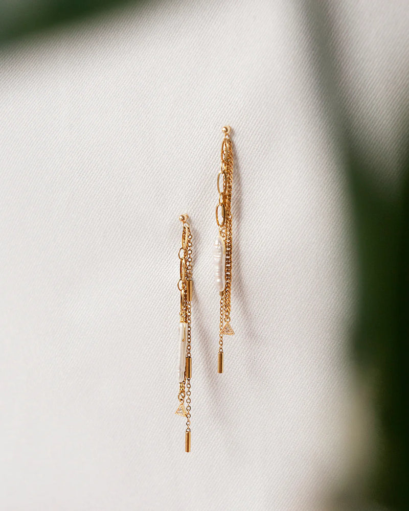 TRELLIS | GOLD CHAINS AND PEARL EARRINGS