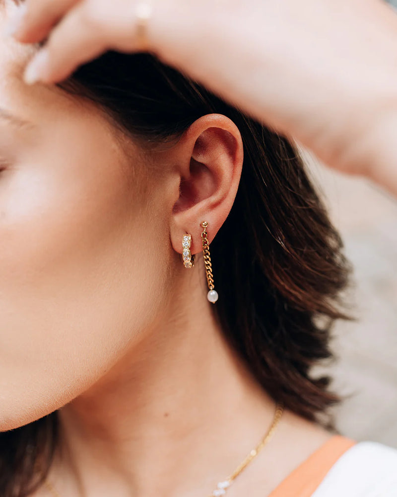 CRUZ | GOLD CRYSTAL HOOP EARRINGS