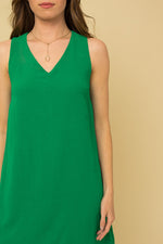 Sleeveless V-Neck Shift Dress (Kelly Green)