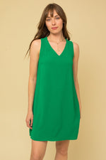 Sleeveless V-Neck Shift Dress (Kelly Green)