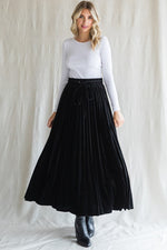 Elastic Waist Velvet Maxi Skirt (Black)