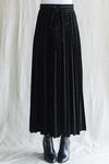 Elastic Waist Velvet Maxi Skirt (Black)