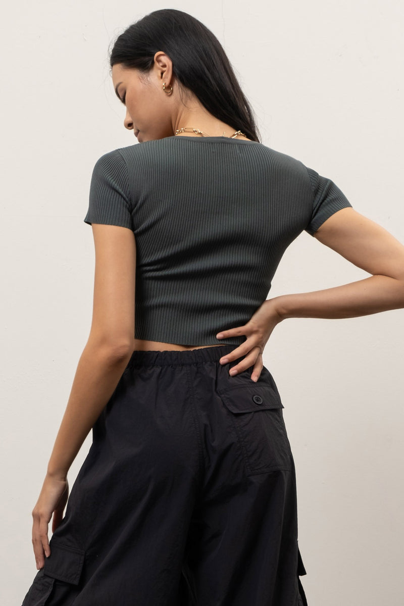 Cropped Snap Button Top (Dark Green)
