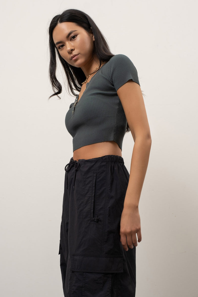 Cropped Snap Button Top (Dark Green)