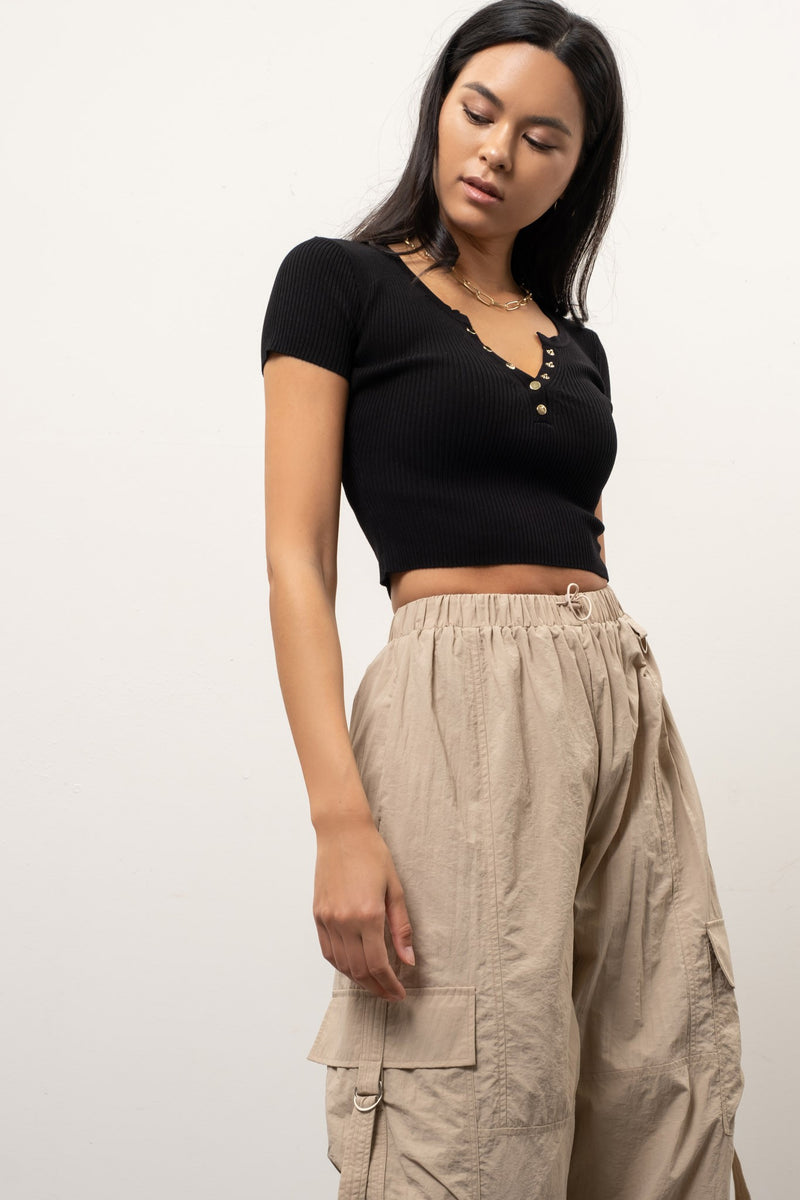 Cropped Snap Button Top (Black)