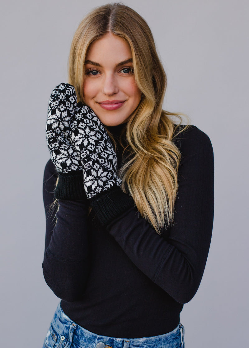 Black & White Snowflake Mittens