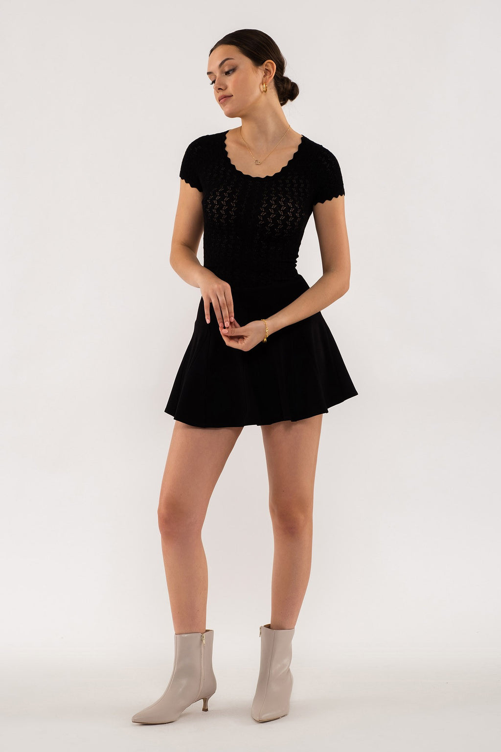 Scallop Hem Knit Top (Black)