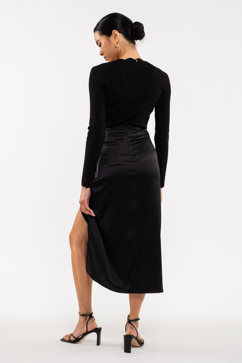 Scallop Detail Button Front Cardigan (Black)