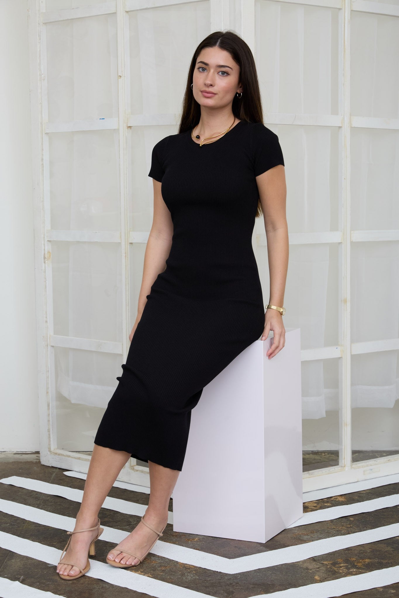 Short Sleeve Ribbed Bodycon Dress (Black)