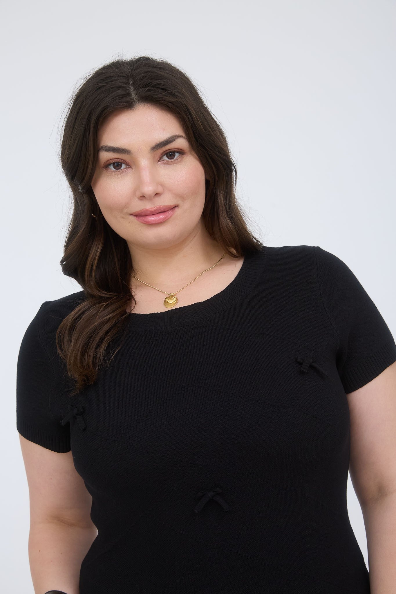 Bow Detail Crew Neck Short Sleeve Sweater (Black - Plus Size)