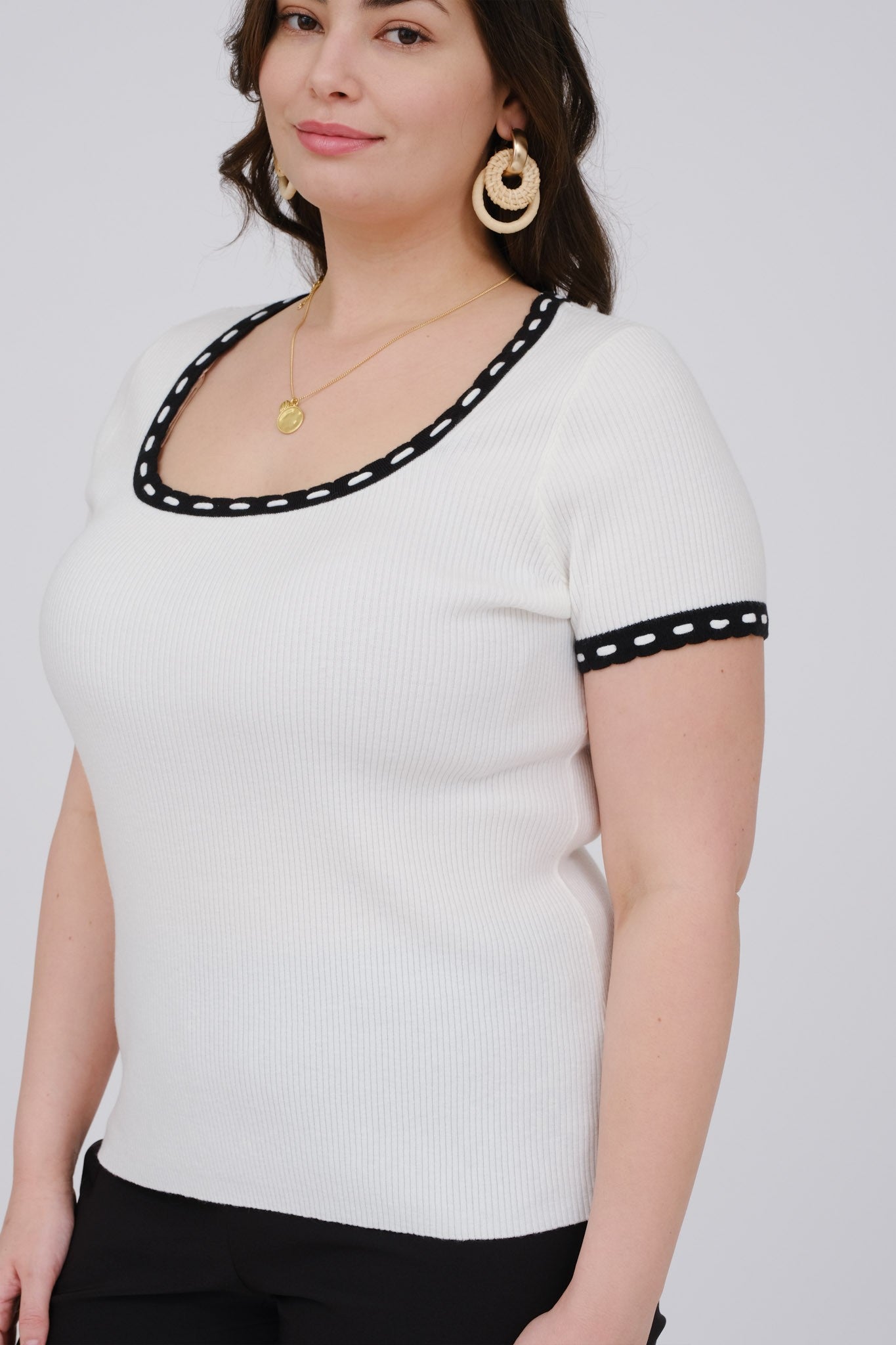 Contrast Trim Short Sleeve Knit Top (Cream - Plus Size)