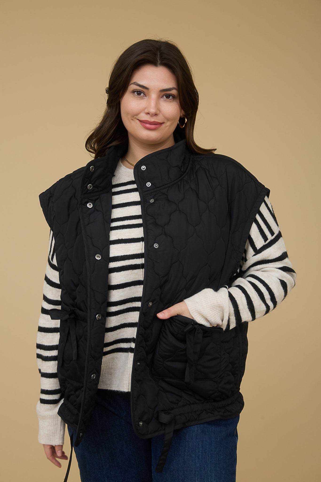 Tie Detail Snap Front Quilted Vest (Plus Size - Black)