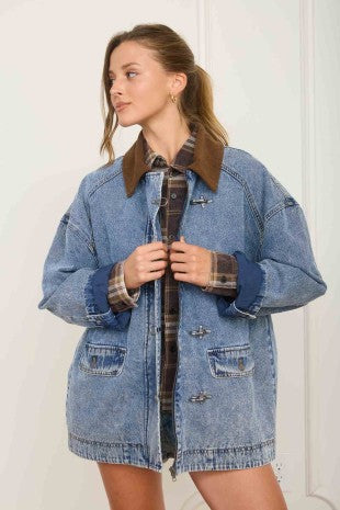 Contrast Collar Latch Hook Washed Denim Jacket