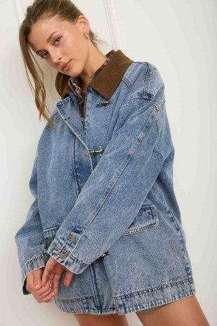 Contrast Collar Latch Hook Washed Denim Jacket