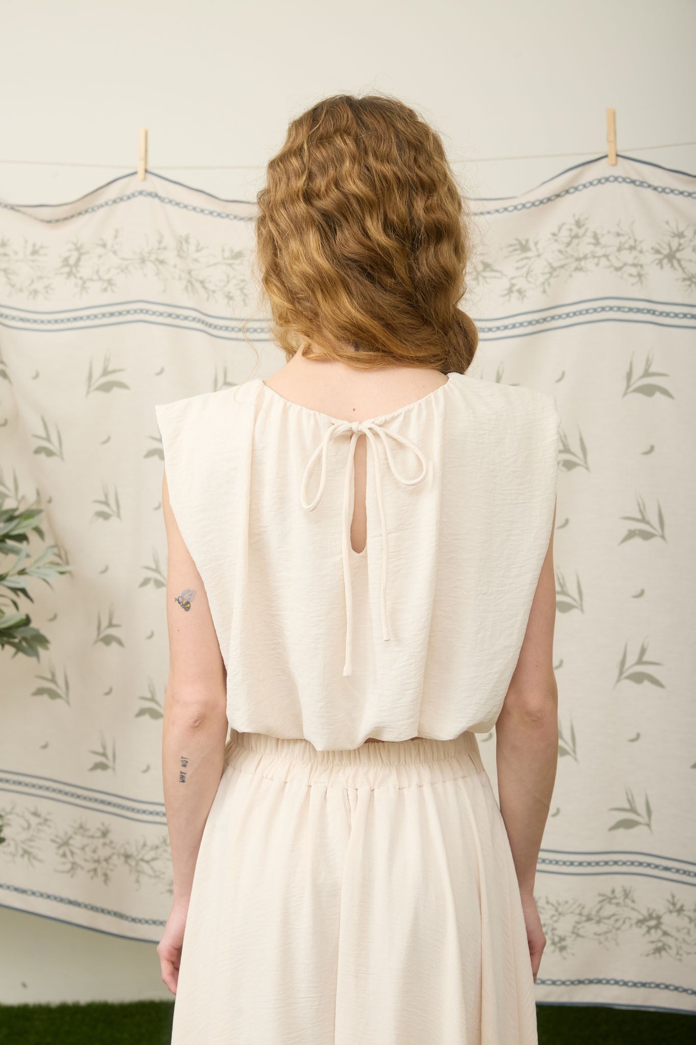 Sleeveless Balloon Hem Crop Top (Natural)