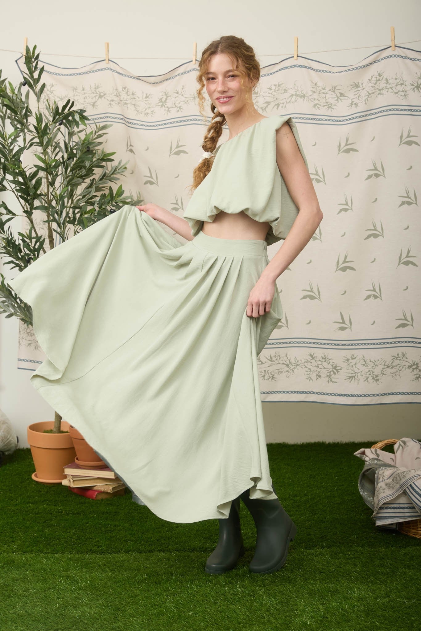 Box Pleat Elastic Waist Midi Skirt (Light Olive)