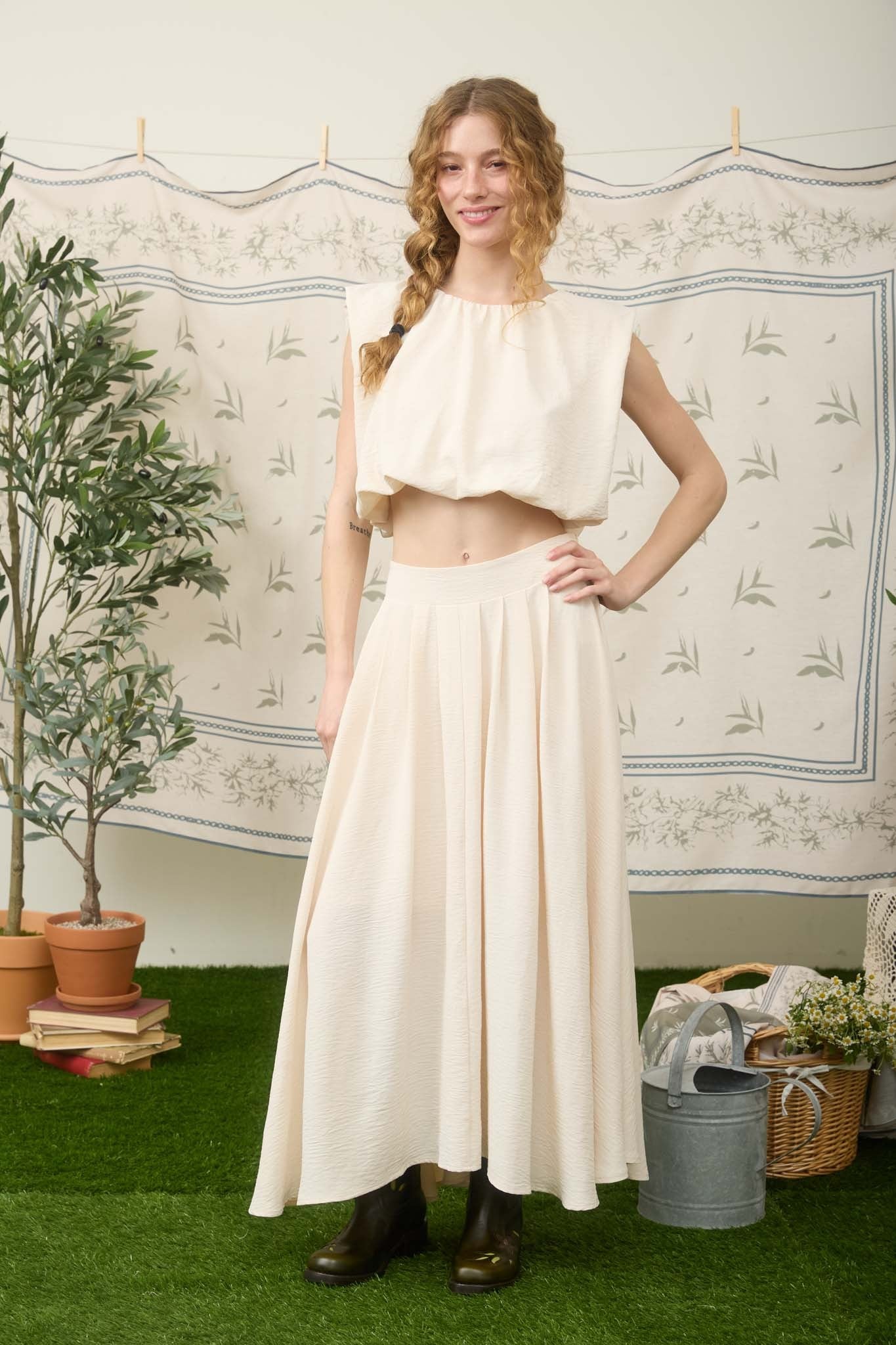 Box Pleat Elastic Waist Midi Skirt (Natural)