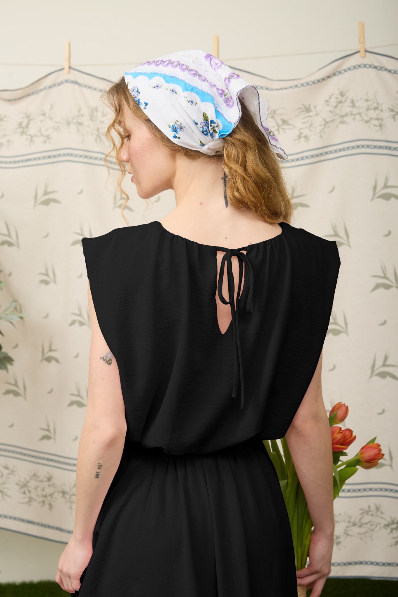 Sleeveless Balloon Hem Crop Top (Black)
