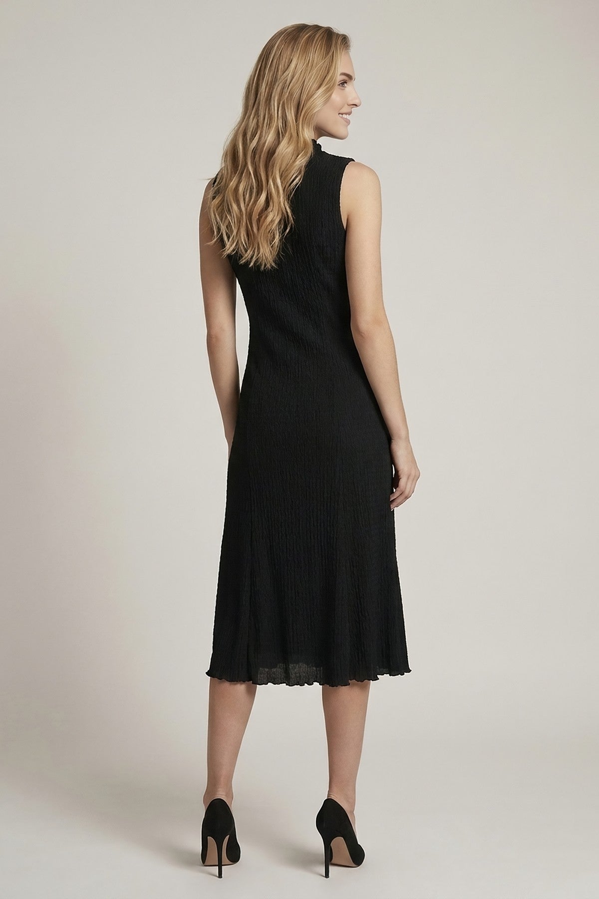 Mock Neck Crinkle Fabric Bodycon Midi Dress