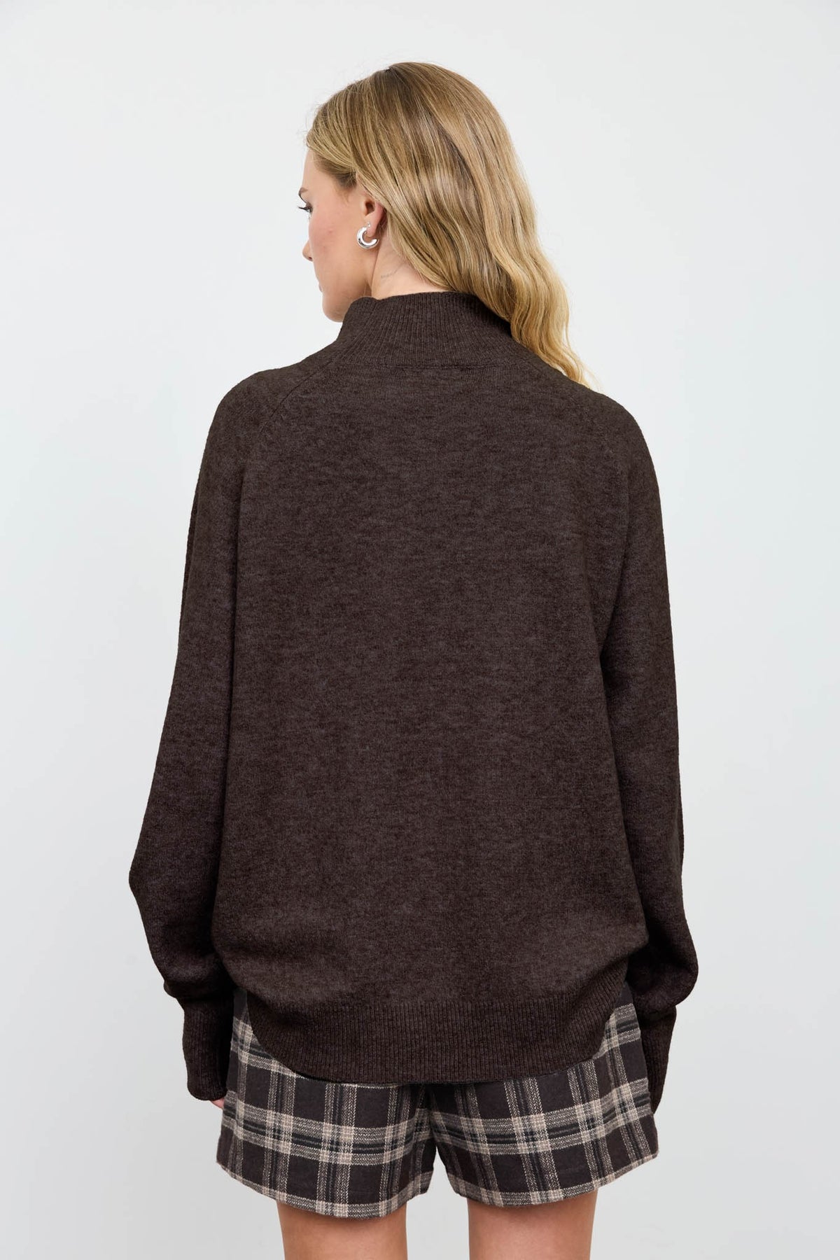 Center Seam Mock Neck Relaxed Pullover Sweater (Cocoa)