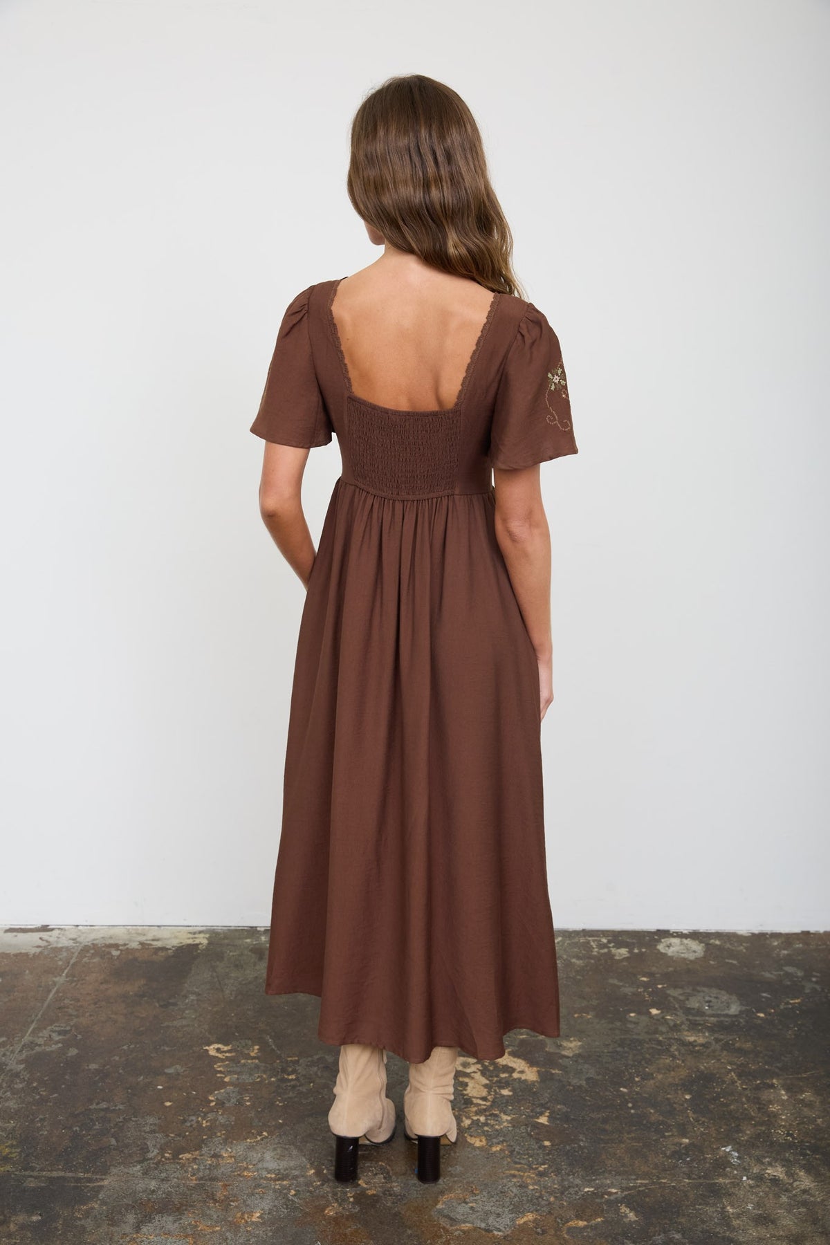 Embroidery Detail Short Sleeve Midi Dress