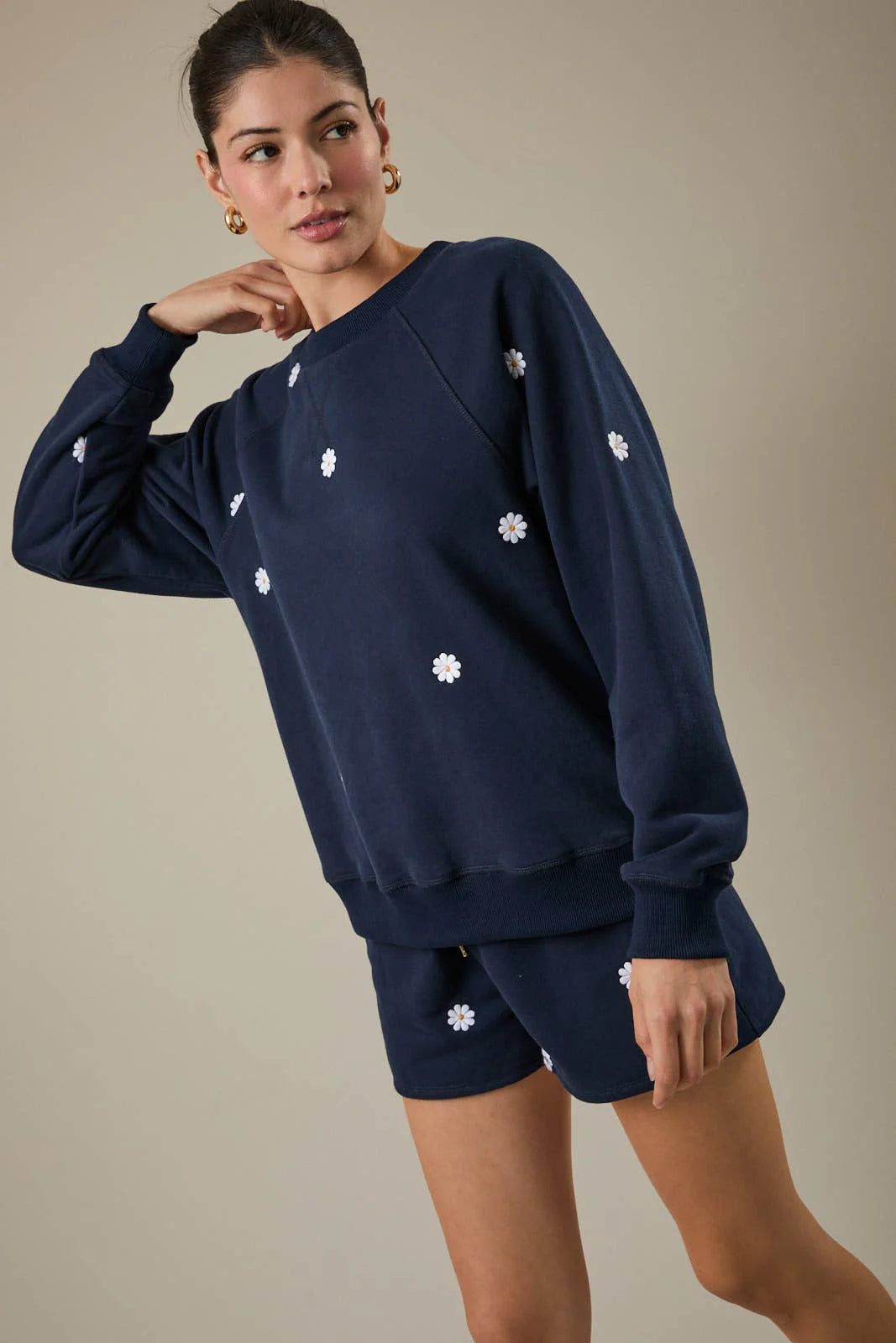 Long Sleeve Daisy Embroidered Sweatshirt
