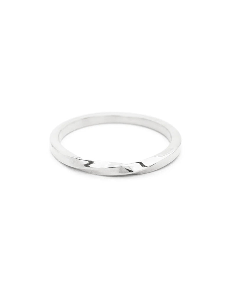 HELIX | STERLING SILVER TWISTED SQUARE RING