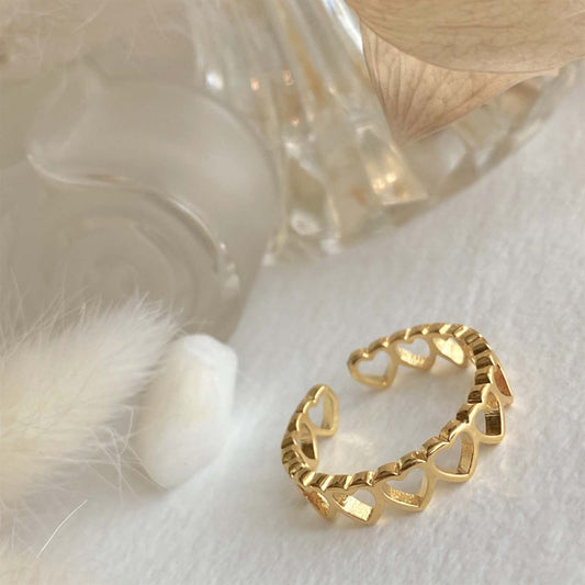"Love Bites" Heart Chain Ring Gold