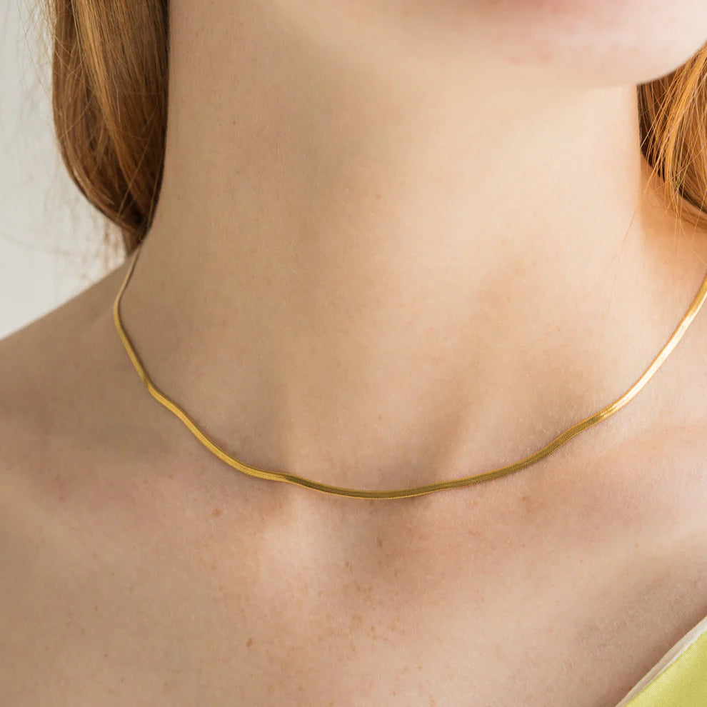 Micro Herringbone Necklace in Gold