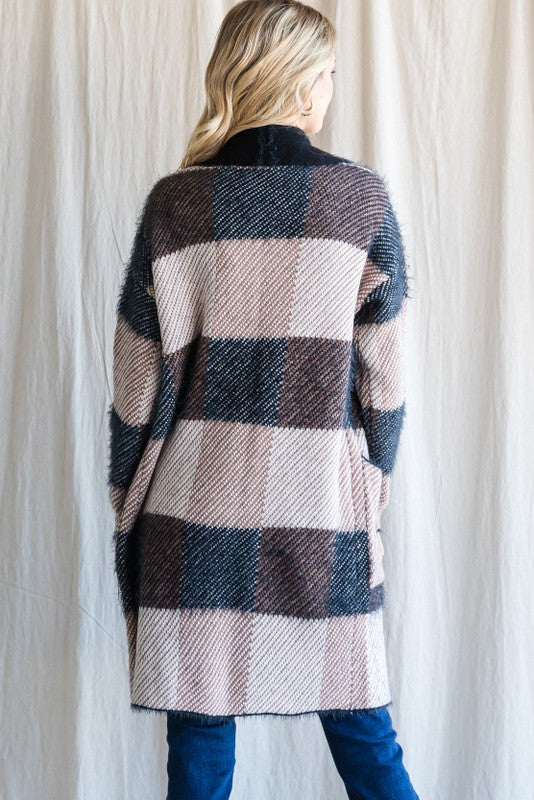Checkered Fold Over Collar Knit Cardigan – In Pursuit Mobile 