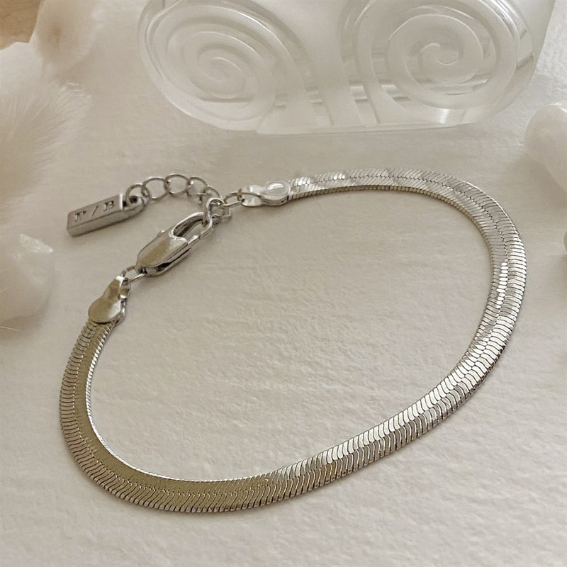 "Nirah" Snake Chain Bracelet (Silver)
